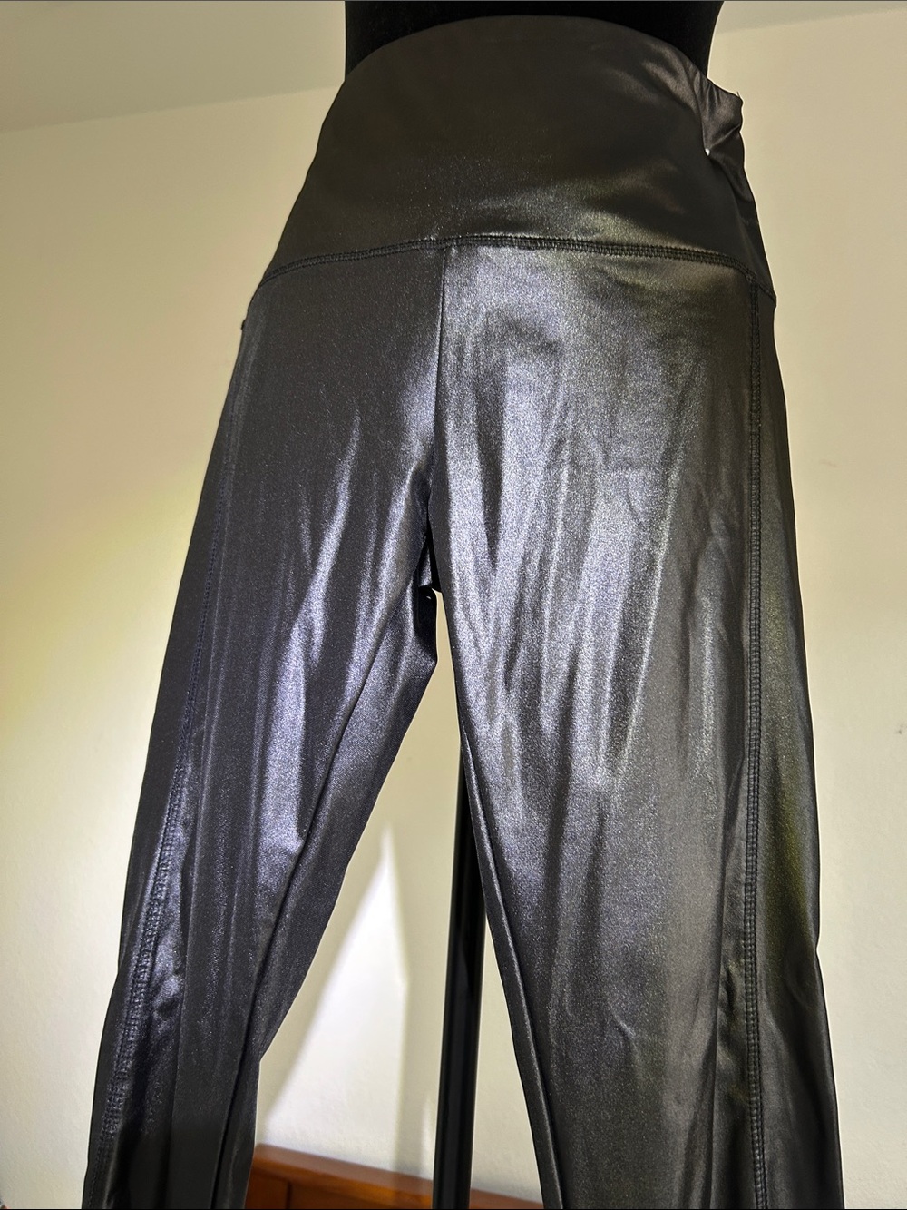 shosho Shiny Black High-Waist Leggings